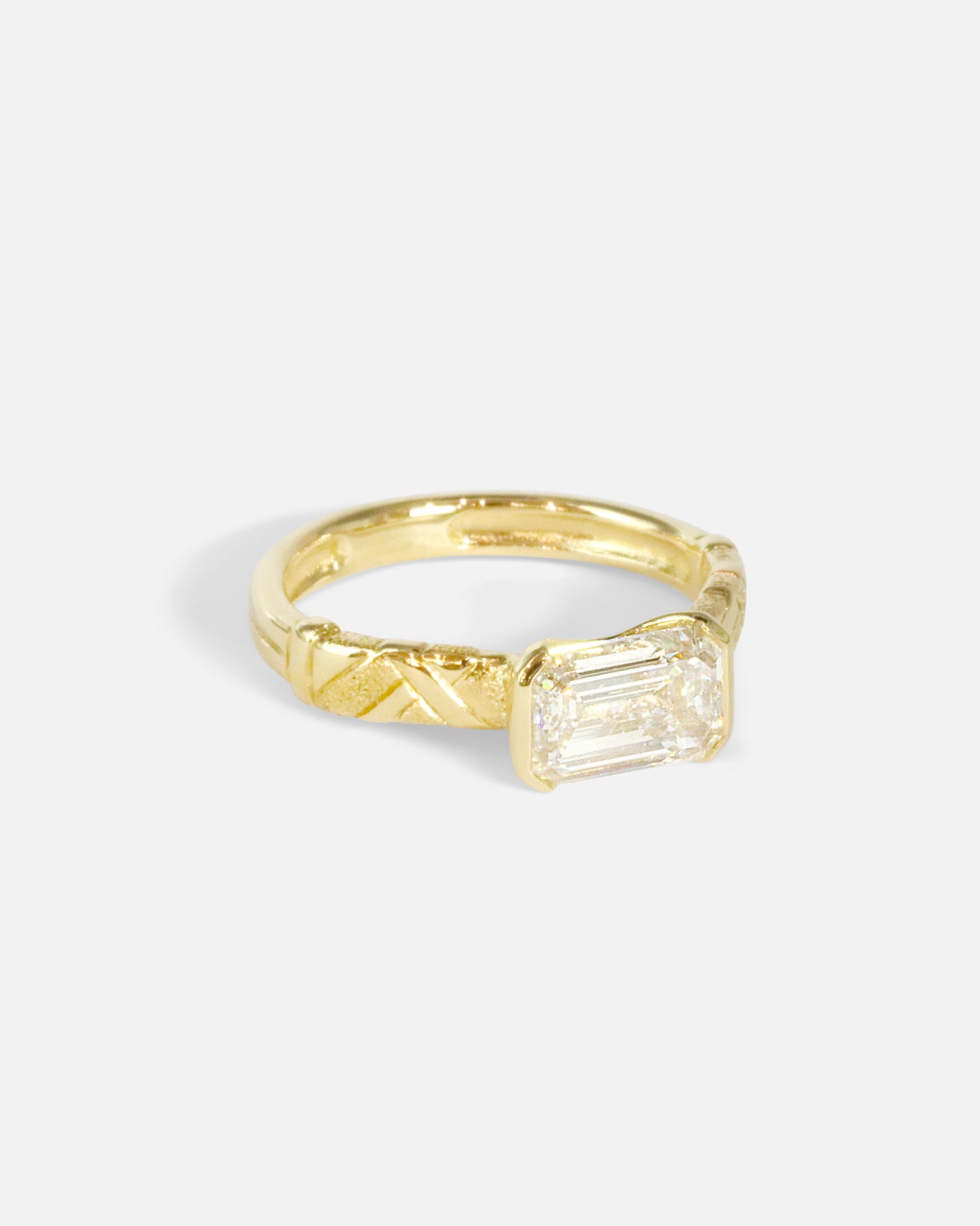 Paths Ring | Emerald Lab Diamond